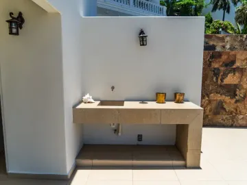 Casa de lujo en Venta con vista panoramica al mar, a pasos del Malecon y cerca del centro Historico de Mazatlán