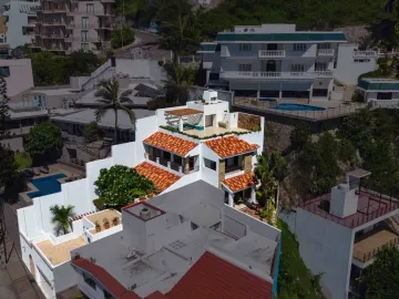 Casa de lujo en Venta con vista panoramica al mar, a pasos del Malecon y cerca del centro Historico de Mazatlán