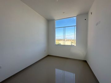 HERMOSA CASA DE ESTRENO EN VENTA EN URB.ALAMEDA COUNTRY CLUB CASTILLA