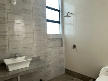 LINDA  CASA DE ESTRENO EN VENTA EN URB.ALAMEDA COUNTRY CLUB CASTILLA
