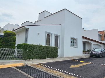 CASA EN VENTA EN PEDREGAL QUERETARO