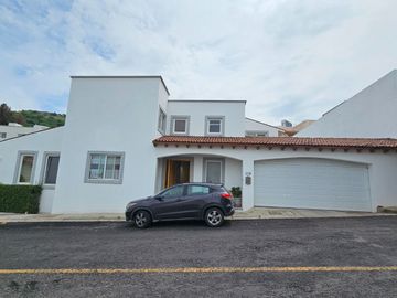CASA EN VENTA EN PEDREGAL QUERETARO