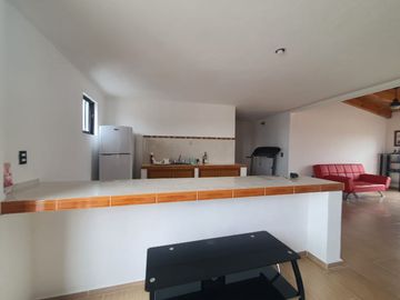 Casa en venta con terreno amplio y otra propiedad en Querétaro
