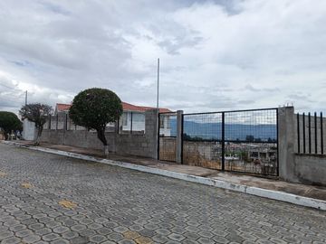 Terreno en venta - Sangolqui cerca a redondel del Colibri
