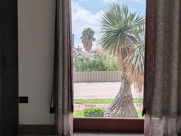 venta de Casa con carril de nado techado y jardín en la Vista country club, Puebla - gran oportunidad