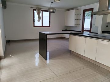 venta de Casa con carril de nado techado y jardín en la Vista country club, Puebla - gran oportunidad