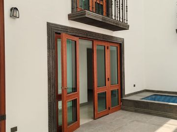 venta de Casa con carril de nado techado y jardín en la Vista country club, Puebla - gran oportunidad