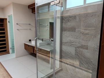 venta de Casa con carril de nado techado y jardín en la Vista country club, Puebla - gran oportunidad