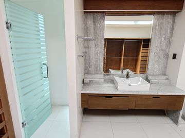 venta de Casa con carril de nado techado y jardín en la Vista country club, Puebla - gran oportunidad