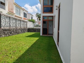 venta de Casa con carril de nado techado y jardín en la Vista country club, Puebla - gran oportunidad