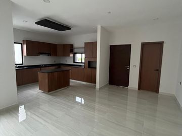 Venta Casa de 1 nivel lado sombra, 2 recamaras con baño, bi cochera, Playas del Conchal, Alvarado