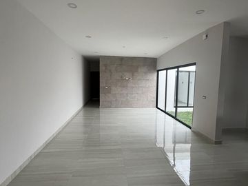 Venta Casa de 1 nivel lado sombra, 2 recamaras con baño, bi cochera, Playas del Conchal, Alvarado