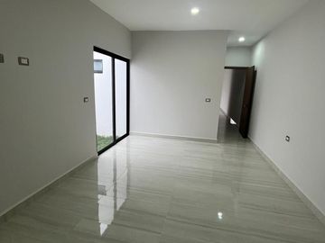 Venta Casa de 1 nivel lado sombra, 2 recamaras con baño, bi cochera, Playas del Conchal, Alvarado