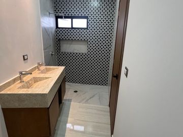 Venta Casa de 1 nivel lado sombra, 2 recamaras con baño, bi cochera, Playas del Conchal, Alvarado