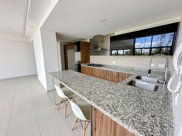 venta departamento de Dos Niveles en torre Citium, toscana - terraza y jardín privado lomas de angelopolis