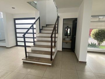 Linda y moderna Casa en San Andrés Cholula