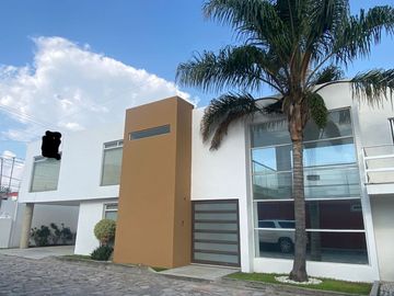 Linda y moderna Casa en San Andrés Cholula