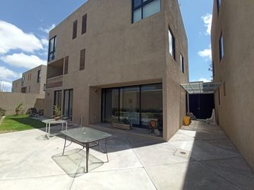 VENDO DEPARTAMENTO PLANTA BAJA EN CONDOMINIO EL MOTIVO ZAKIA QUERETARO