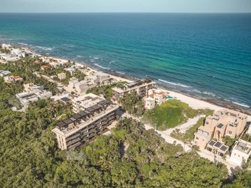 Departamento con alberca privada, acceso al mar, c;ub de playa, en venta, Tankah, Tulum.