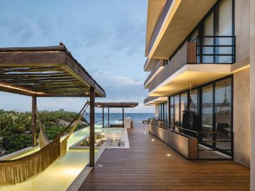 Departamento con alberca privada, acceso al mar, c;ub de playa, en venta, Tankah, Tulum.