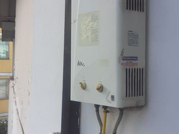 VENDO PENT-HAUSE, 78m2, terraza amplia, 2 hab, parqueadero, seguridad.