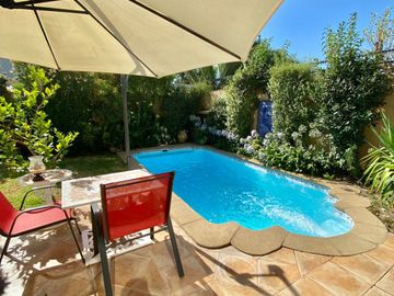 Casa En Venta, 4 D 4b , Sector Casas De La Viña Peñalolén.!!
