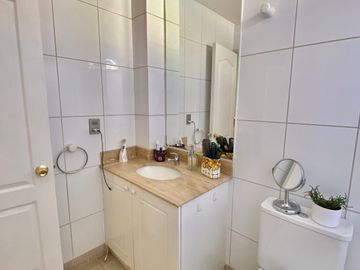 Casa En Venta, 4 D 4b , Sector Casas De La Viña Peñalolén.!!