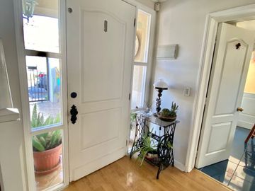 Casa En Venta, 4 D 4b , Sector Casas De La Viña Peñalolén.!!