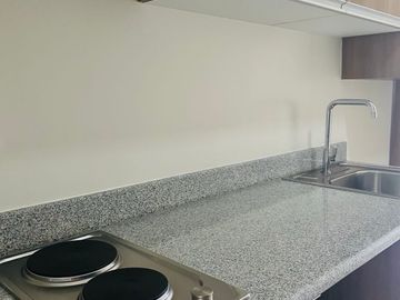 PERFECT LOCATION CONDO UNIT NEAR DE LA SALLE MANILA!
