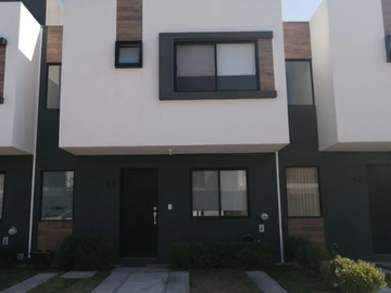 VENTA BELLA CASA EN FILADELFIA DURANGO