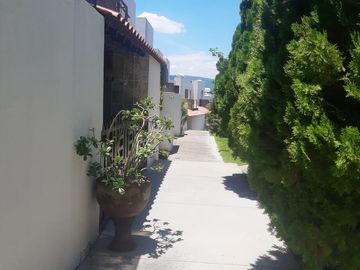 CASA CON ALBERCA Y PALAPA EN VENTA A 15MIN DE CUERNAVACA