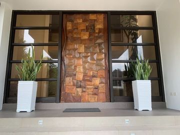 6-Bedroom House With Swimming Pool in  Ayala Westgrove Heights Silang Cavite