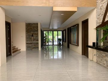 6-Bedroom House With Swimming Pool in  Ayala Westgrove Heights Silang Cavite