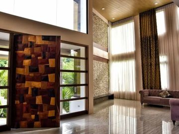 6-Bedroom House With Swimming Pool in  Ayala Westgrove Heights Silang Cavite