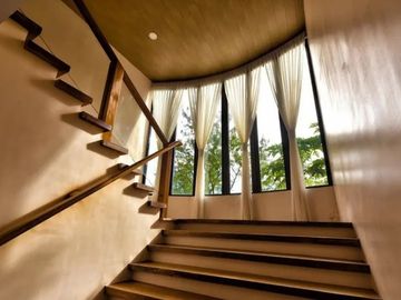 6-Bedroom House With Swimming Pool in  Ayala Westgrove Heights Silang Cavite