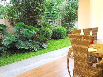 6-Bedroom House With Swimming Pool in  Ayala Westgrove Heights Silang Cavite