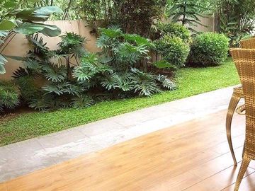 6-Bedroom House With Swimming Pool in  Ayala Westgrove Heights Silang Cavite