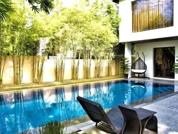 6-Bedroom House With Swimming Pool in  Ayala Westgrove Heights Silang Cavite