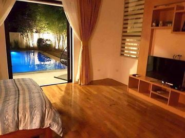 6-Bedroom House With Swimming Pool in  Ayala Westgrove Heights Silang Cavite