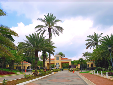 6-Bedroom House With Swimming Pool in  Ayala Westgrove Heights Silang Cavite