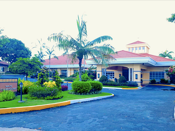 6-Bedroom House With Swimming Pool in  Ayala Westgrove Heights Silang Cavite