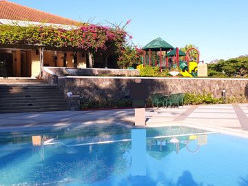 6-Bedroom House With Swimming Pool in  Ayala Westgrove Heights Silang Cavite