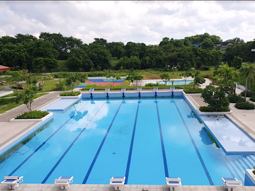6-Bedroom House With Swimming Pool in  Ayala Westgrove Heights Silang Cavite