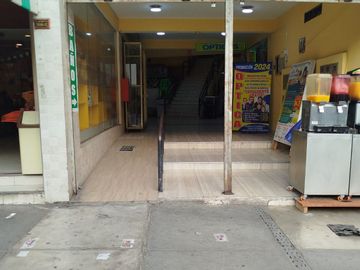 VENTA DE LOCAL COMERCIAL EN 2DO PISO, GALERÍA ECHENIQUE CHOSICA