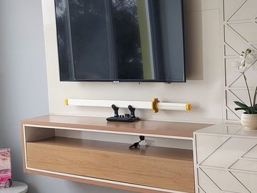 Casa amoblada en venta, sector Carcelén, 3 dormitorios, 2 estacionamientos, patio y BBQ