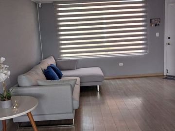 Casa amoblada en venta, sector Carcelén, 3 dormitorios, 2 estacionamientos, patio y BBQ
