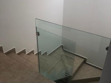 CASA EN VENTA EN JURIQUILLA