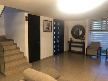 CASA EN VENTA EN JURIQUILLA