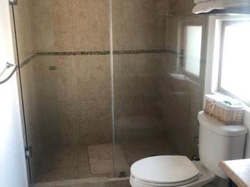 CASA EN VENTA EN JURIQUILLA