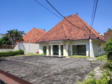 Disewakan Bangunan Lokasi Strategis Ex Resto di Pusat Kota Lokasi jl Kartini Surabaya